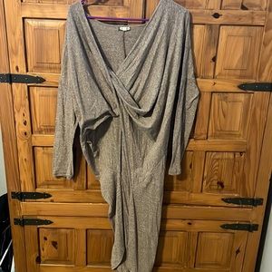 Eyeshadow cross top with open bottom